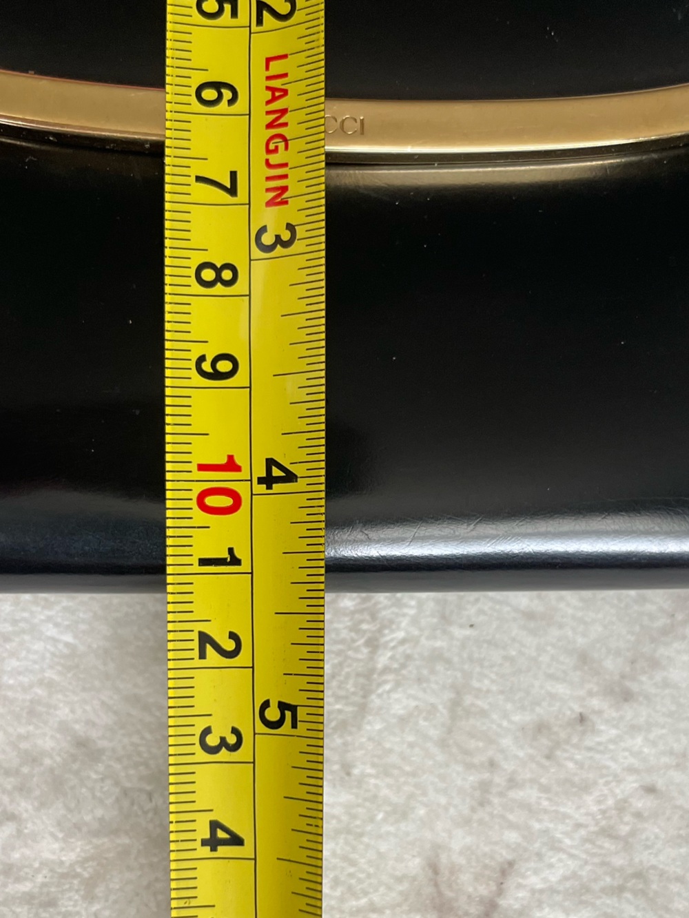 Gucci Black Patent Leather Trifold Wallet with Gold Bar Detail - Picture 15 of 15